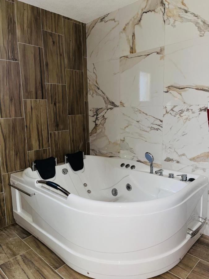 Chalet Montenegrina With Jacuzzi コラシン エクステリア 写真